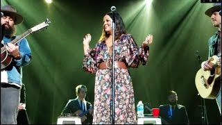 Sara Evans &quot;O Come All Ye Faithful&quot; with Everette 2021 in Evansville
