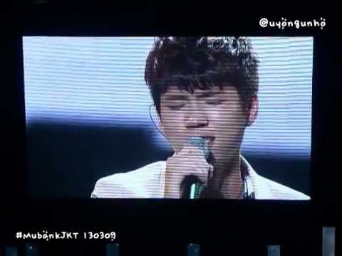 [Fancam] 130309 Infinite Woohyun singing to Dreaming (Dream High Ost.) - Music Bank in Jakarta