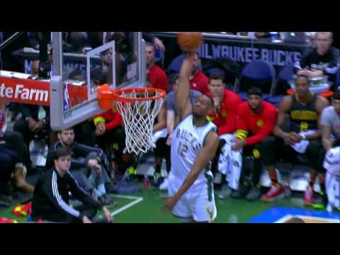 Jabari Parker Gets HEIGHT on Baseline Slam | 12.09.16