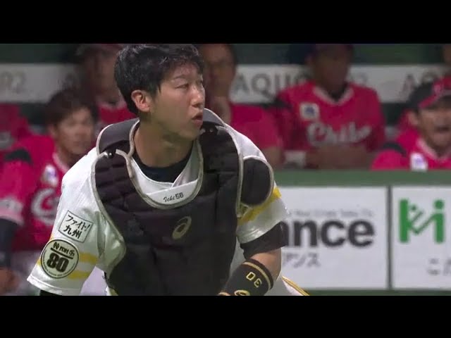 【4回表】ホークス・市川 後ろに上がった小フライをダイビングキャッチ!! 2018/7/1 H-M