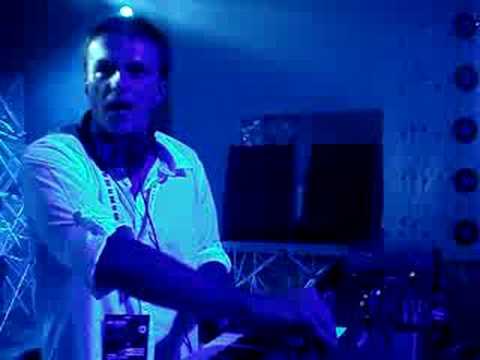 08-08-2008 Ajnspric w/Funk D' Void @ Dom Mladih, Sarajevo 2