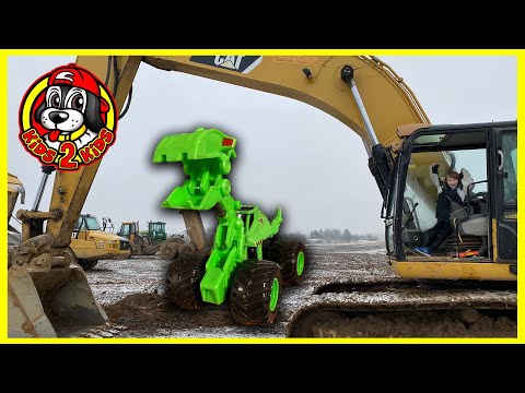 2020 NEW Monster Jam Toys - DIRT SQUAD Construction Trucks (Ride along in a real DIGZ EXCAVATOR!)