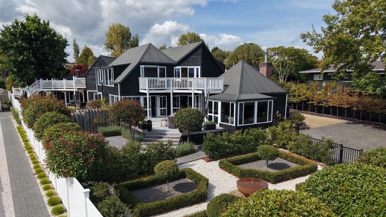 Outstanding on Otupai