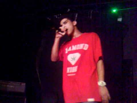 Batalha de Rap (Planet Rap) - MC 2D x FLoripa  15/03/2012