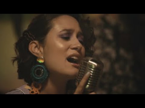 Puerto Candelaria - Senderito de Amor [Video Oficial]
