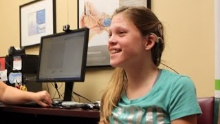 14-Year-Old Girl Breaks Down In Tears Hearing Mom's Voice Clearly For First Time