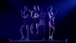 Download lagu 'PLAYING WITH FIRE' (BLACKPINK MAKUHARI MESSE EVENT HALL 2018) mp3