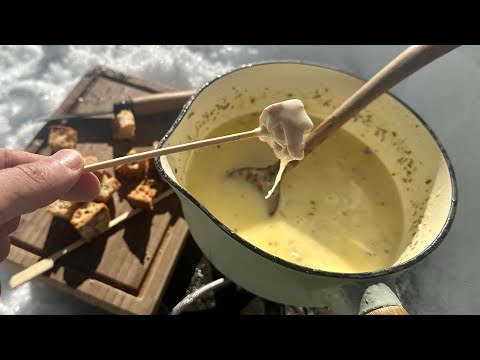 La fondue savoyarde aux 3 fromages, recette star de l'hiver, recette facile