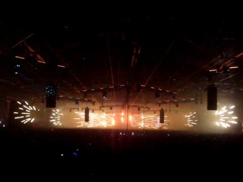 Markus Schulz playing TomCraft Loneliness Trance Energy 2010