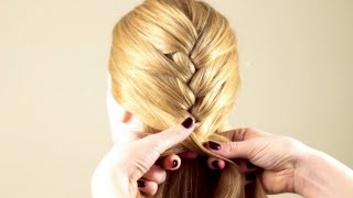 Смотреть онлайн Обычная французская коса: урок плетения