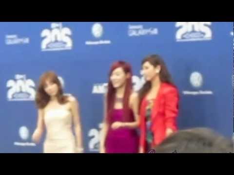 [FANCAM] 120628 SNSD - TaeTiSeo at MNET 20's Choice Awards Blue Carpet
