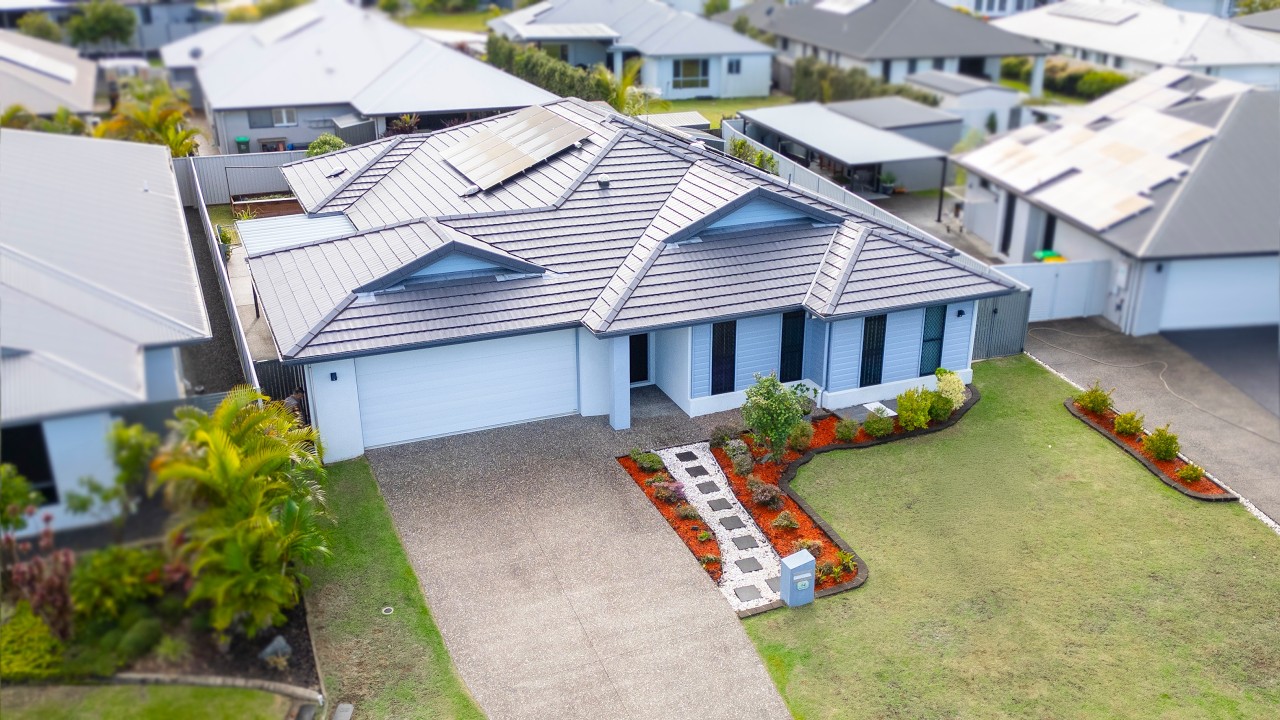 14 Elanus Court Banksia Beach QLD 4507 - video 1