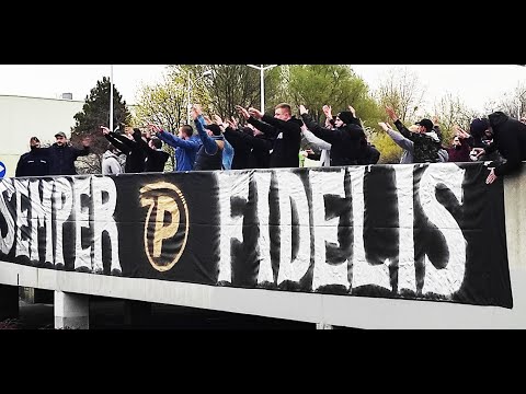 Kibice Wisły Płock pod stadionem podczas meczu z Lechią Gdańsk | 30.04.2021