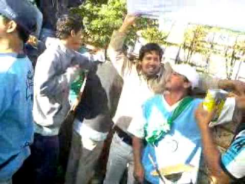 La hinchada de el decano(25)