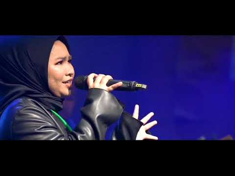 Aina Abdul - Mengintai Dari Tirai Kamar (LIVE)