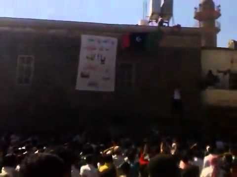 مظاهرة في بلدة إنخل في ريف درعا تهنئ الشعب الليبي بمقتل القذافي