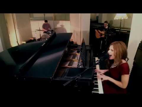 Cherie - Female fronted Jazz trio for hire at weddings and events - Showbott Entertainment