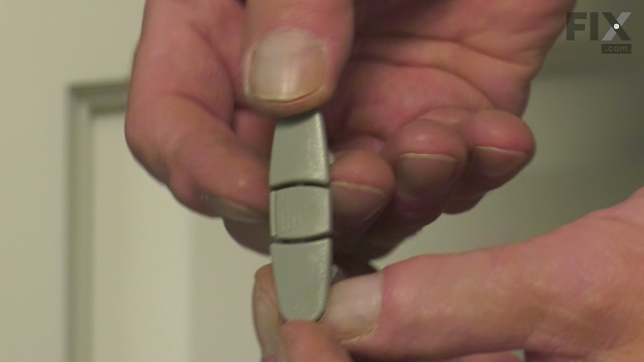 Replacing your Rail Stop Clip Replacing your Rail Stop Clip