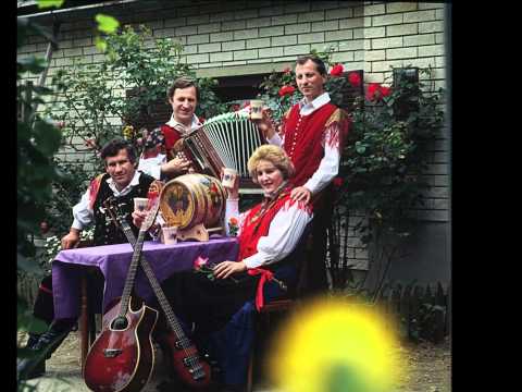 ANSAMBEL TONETA ČUČKA - NAŠ OČE PRAZNUJE.wmv