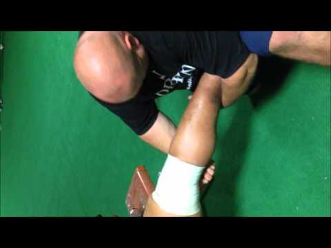 SuperDtv-Mobility-COMPRESSING KNEE PAIN!.wmv