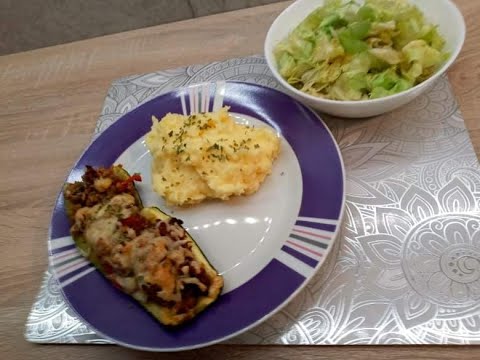 Polnjene bučke (Stuffed zucchini)