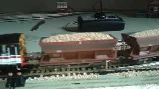 preview picture of video 'Class 08 Shunter pulling three hopper wagons'