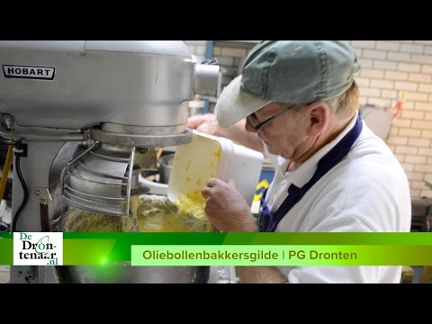 VIDEO | Het wordt een latertje voor de oliebollenbakkers van PG Dronten VIDEO | Het wordt een latertje voor de oliebollenbakkers van PG Dronten