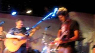 Peter Combe - Newspaper Mama (Live)