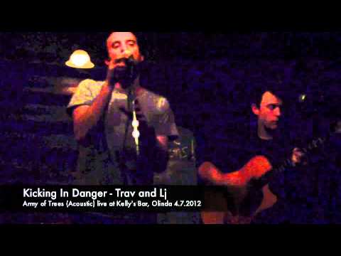 Kicking In Danger - Army of Trees (Acoustic) live at Kelly's Bar, Olinda