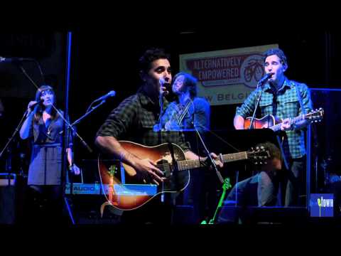 Joshua Radin - "You've Got Growing Up To Do" (eTown webisode 174)