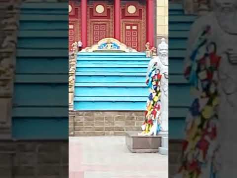 Элиста. Хурул. Золотые ворота.