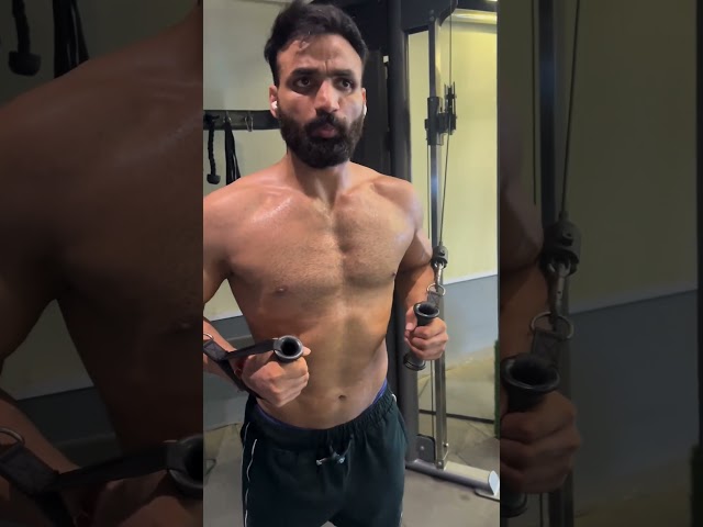 chest workout pump #pahalnutrition #fitnesss #bodybuilding #fitnessaddict #fitness #bodybuildinggym