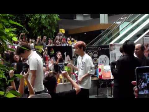 [Fancam] 131130 BTS at TheNine (backstage)