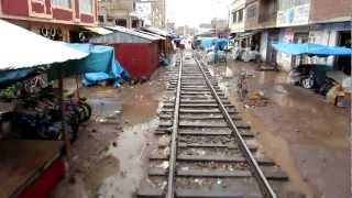 preview picture of video 'Andean Explorer rolling through Juliaca'