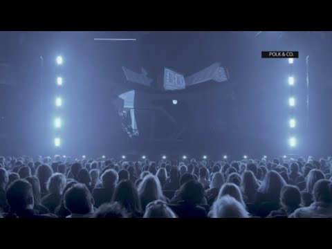 “Beetlejuice: The Musical” stars Alex Brightman and Sophia Anne Caruso share behind-the-scenes secrets as they play tour guide inside New York's Winter Garden Theatre. (May 17)