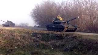 preview picture of video 'T-72BM tanks near Ukraine border'