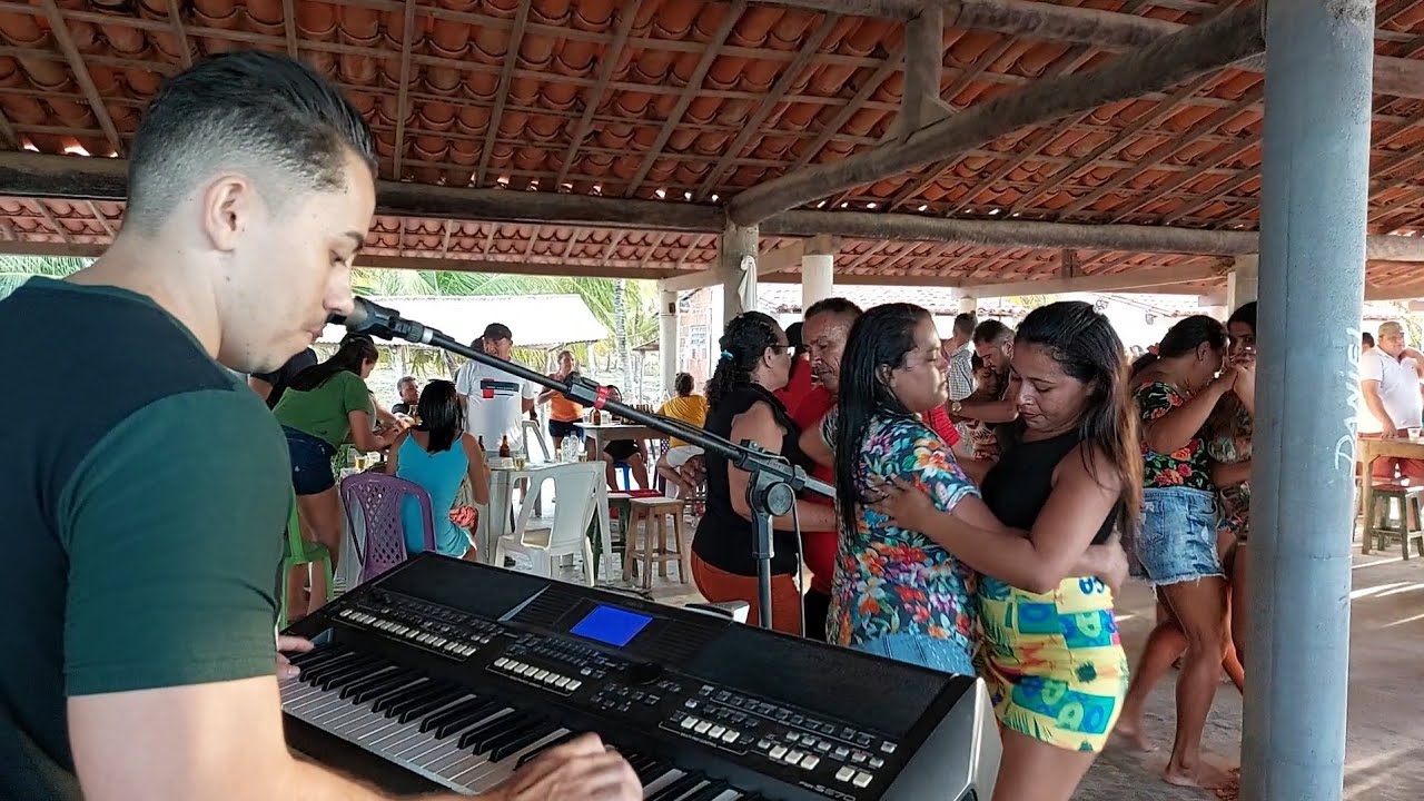 18 MINUTOS DE FORRÓ PUXADO NO INTERIOR SÓ PRESTA DESSE JEITO GILDENES ARAÚJO E SEUS TECLADOS