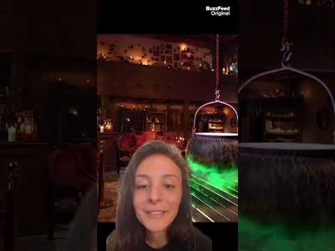 不気味な季節のエアビーアンドビー (Spooky Season Airbnbs)