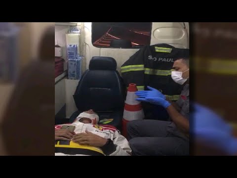 Bombeiro faz resgate de vítima usando linguagem em libras