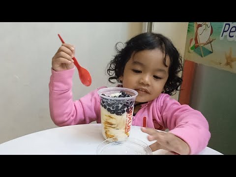 MAKAN ES CREAM MIXUE🥰