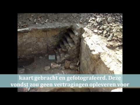 RESTANTEN VAN HET VROEGERE ANTWERPSE STADHUIS ONTDEKT BIJ DE HERAANLEG VAN DE SUIKERRUI.wmv