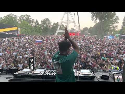 JAMIE JONES drops "Daka" @ LOVEFEST 2022 | Grotto klabing