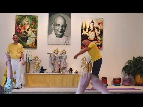 Yogastunde Mittelstufe mit Wolfgang  - Live Yogastunde 16:15 Uhr 27.05.2020