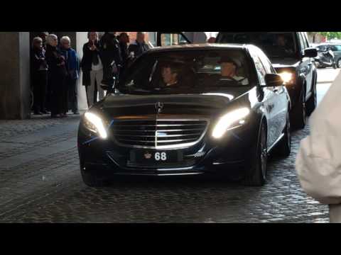 D.K.H. Kronprins Frederik, Prins Christian og Prinsesse Isabella ankommer til Det Kongelige Teater