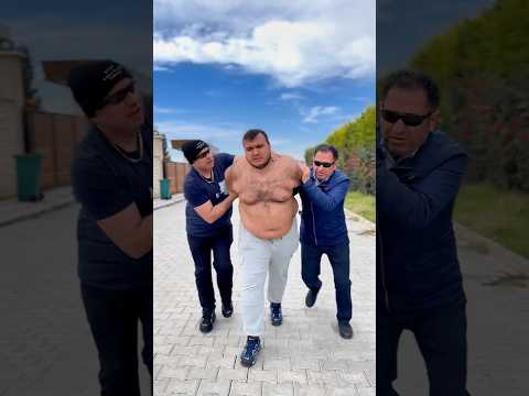 POLİSLER ŞİŞKO ADAMA ARABAYA SIĞDIRAMIYOR! 👮🏻‍♂️ #shorts