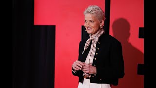 I turned left: Removing the stigma of poverty | Lesley Meenaghan | TEDxGosport