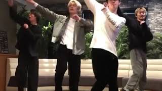 Download lagu Taka Toru Ryota and Tomoya dancing Dynamite..One ok rock (Toru IG)12/25/20 mp3