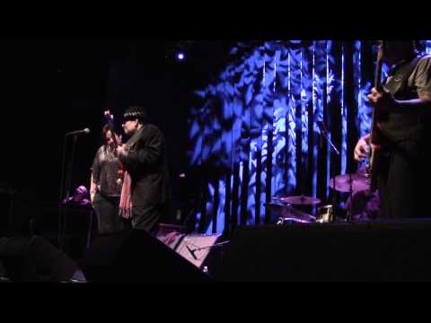 Diane Blue Ronnie Earl performs Etta James I'd Rather Go Blind at Showcase Live Dec 29 2012