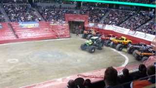 preview picture of video 'Grave Digger freestyle rollover Monster Jam Denver Pepsi Center 2013'