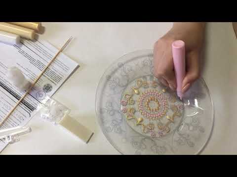 Как расписать тарелку в точечной технике | Набор для творчества NESTbase Золотой изумруд
